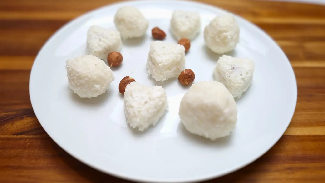 Keto Fat Bombs Raffaello Rocher