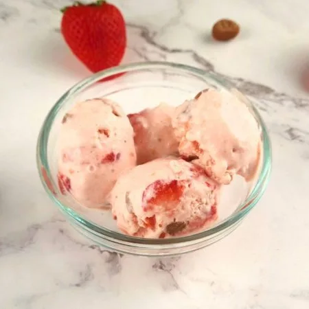Keto Strawberry Cheesecake Ice Cream